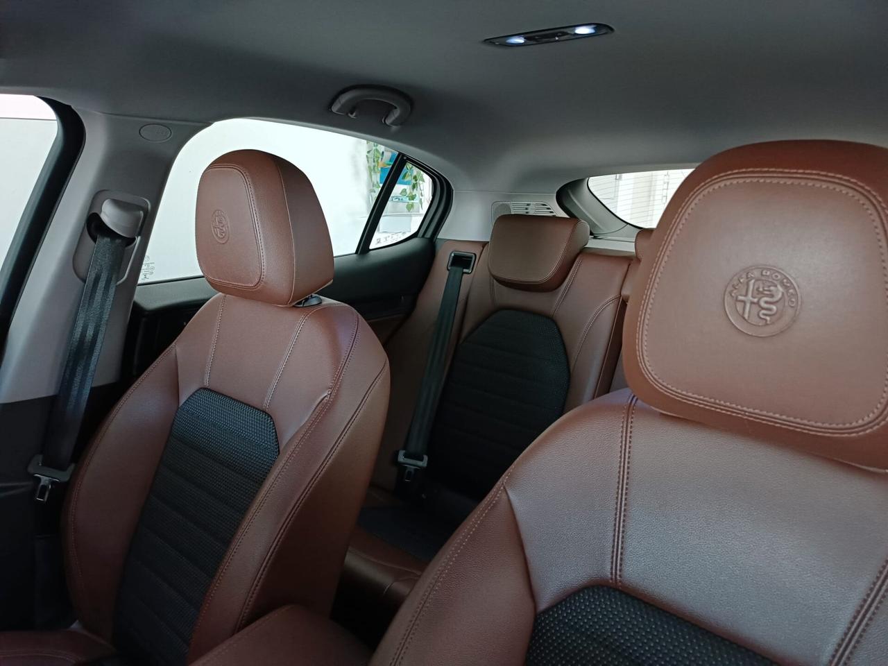 Alfa Romeo Stelvio 2.2 Turbodiesel 160 CV AT8 RWD Sport-Tech