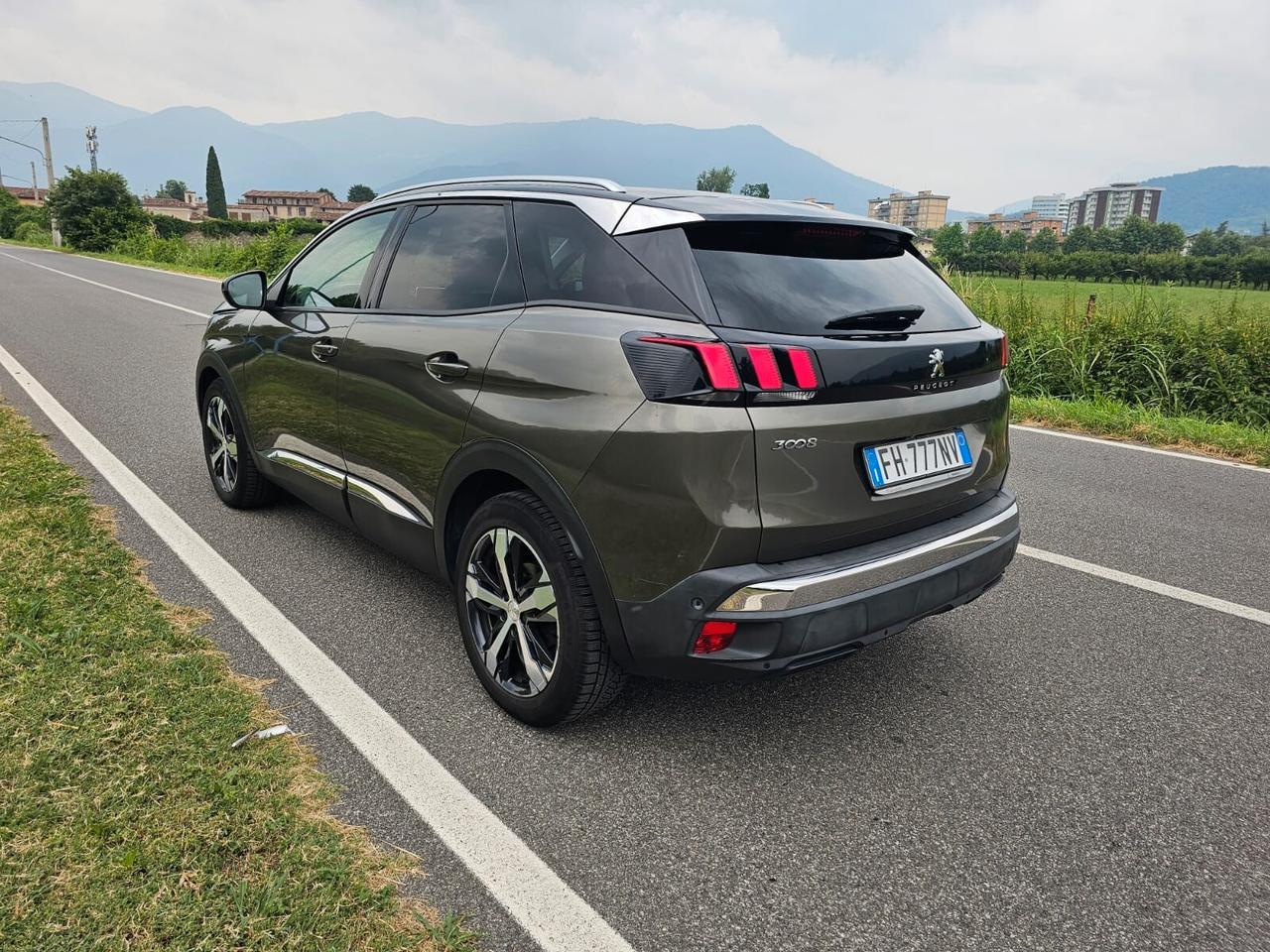 PEUGEOT 3008 1,6 BLUEHDI GT LINE – CAMBIO AUTOMATICO