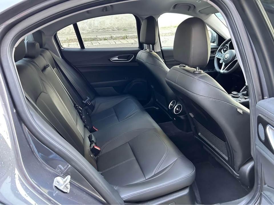 Alfa Romeo Giulia 2.2 Turbodiesel 136 CV Business