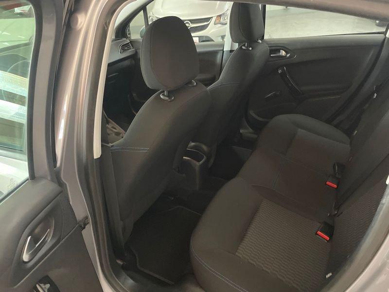 Peugeot 208 PureTech 82 5 porte Allure