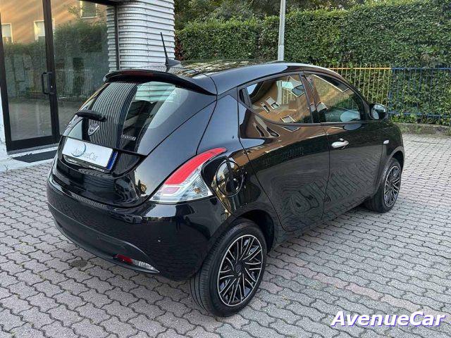 LANCIA Ypsilon hybrid Gold ADATTA A NEOPATENTATI PREZZO REALE