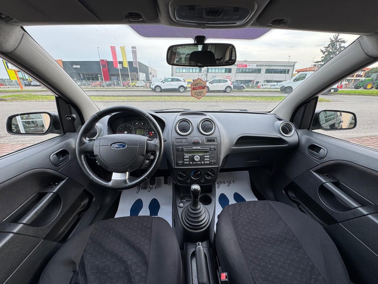 Ford Fiesta 1.2 Benzina. Ok Neopatentati