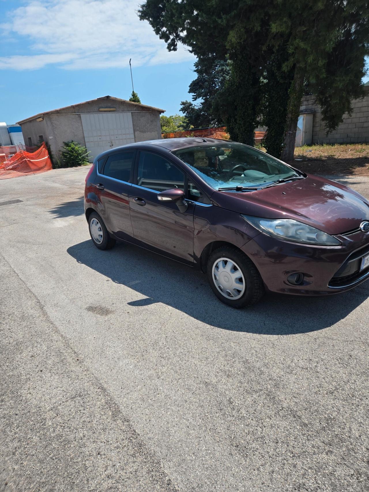 Ford Fiesta 1.4 16V 5p. Ghia