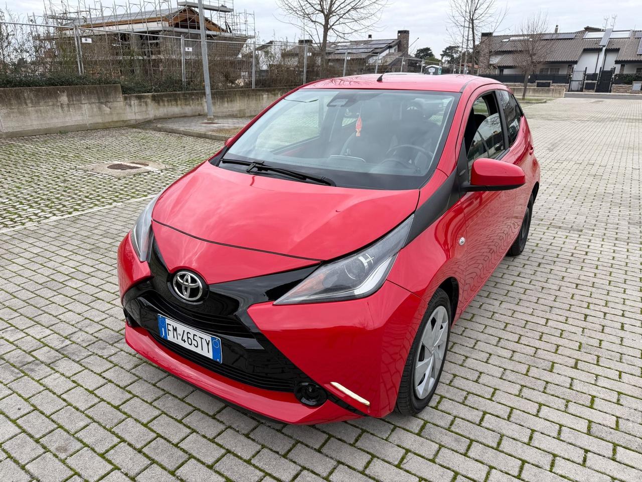 Toyota Aygo 1.0 VVT-i 69CV x-play *NEOPATENTATI*