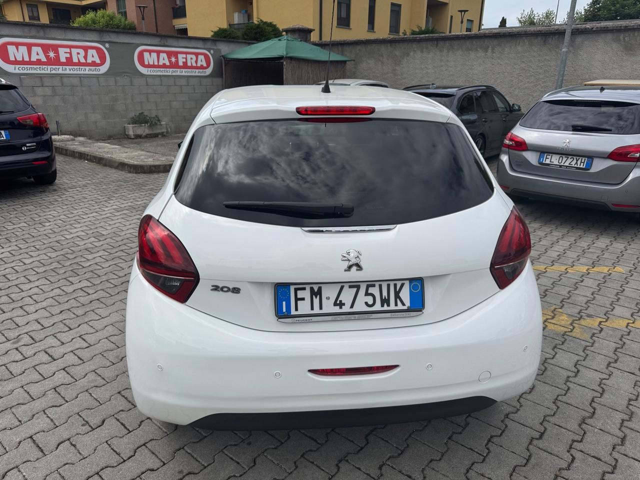 Peugeot 208 PureTech 82 5 porte neopatentati