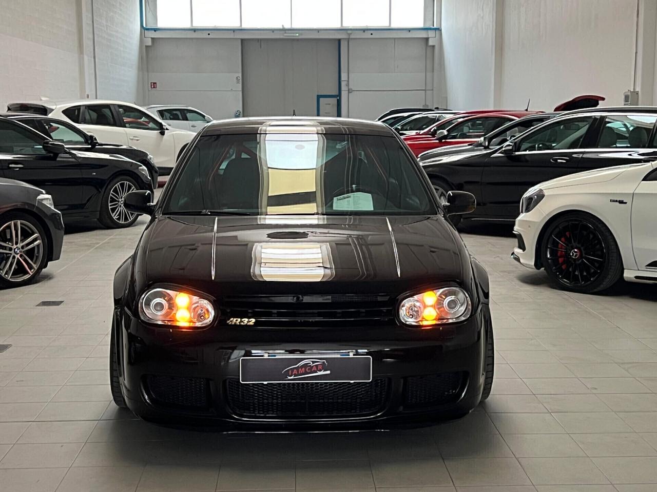 Volkswagen Golf R32
