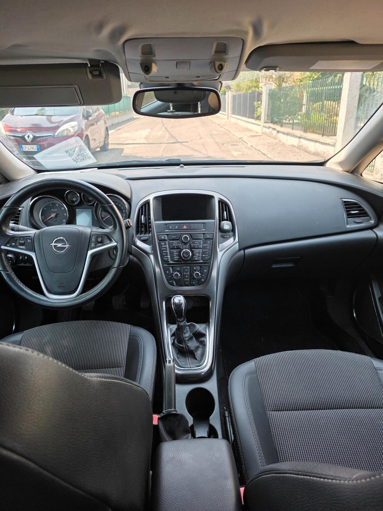 Opel Astra 1.7 CDTI 2012
