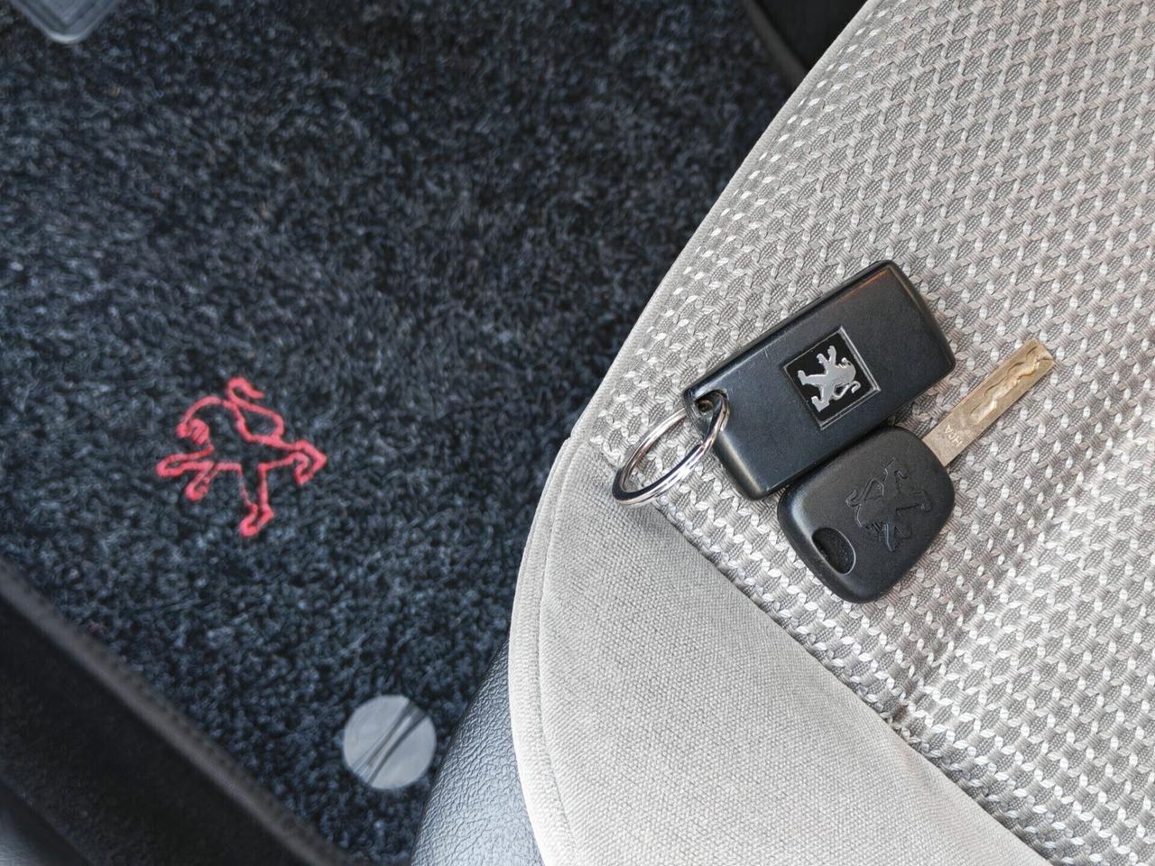 Peugeot 307 SW 1.6 BENZINA 110cv / 56.000km / Unipro