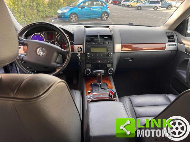 VOLKSWAGEN Touareg 3.2 V6 tiptronic