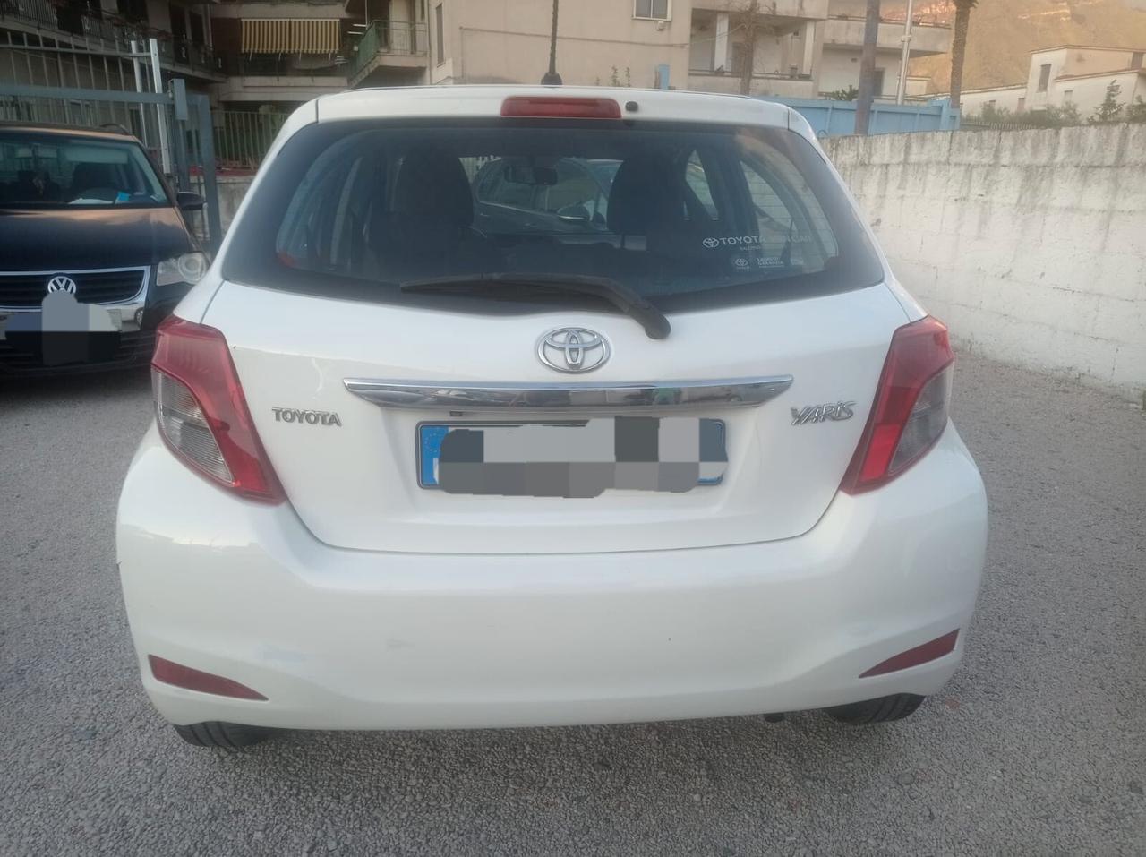 Toyota Yaris 1.0 5 porte Lounge -2012