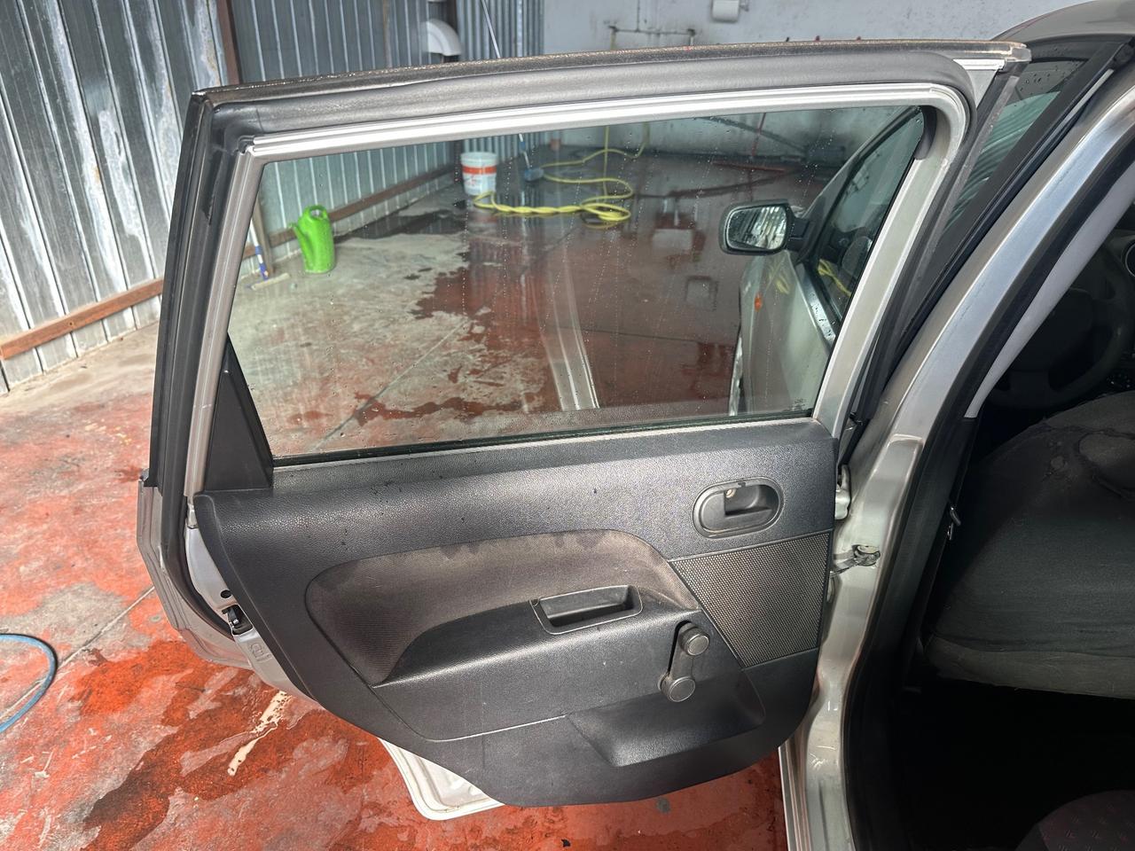 Ford Fiesta 1.2 16V 5p. Ghia