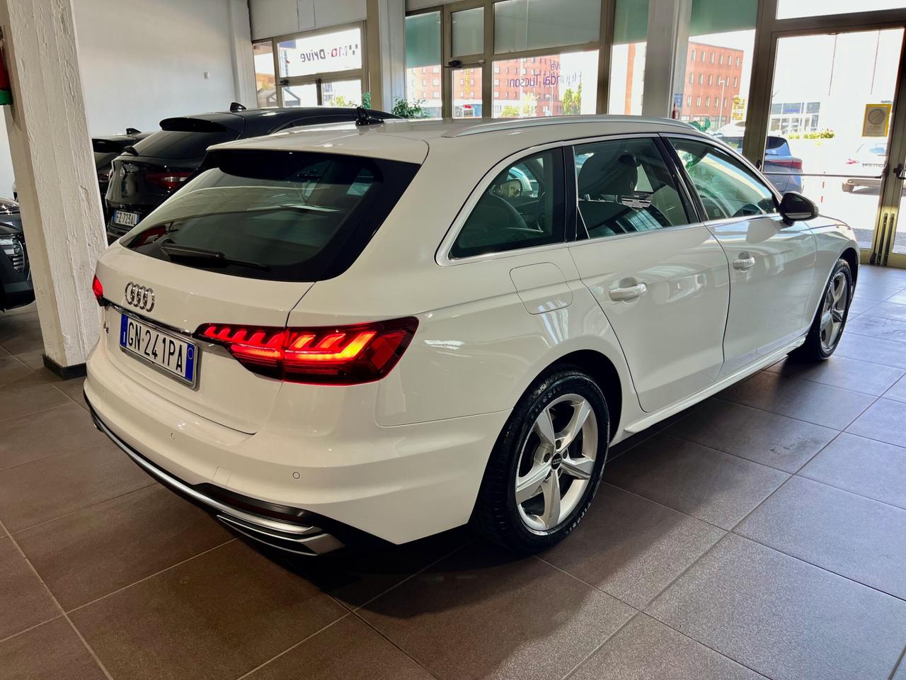 Audi A4 Avant 2.0 TDI S tronic Sline edition
