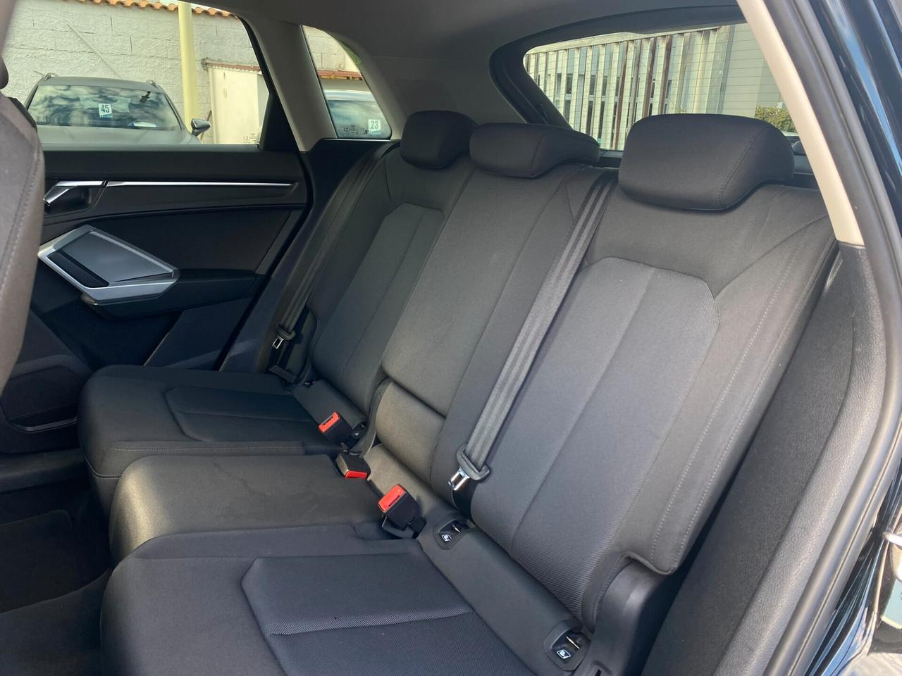 Audi Q3 Business 2.0 TDI 150CV s-tronic 35