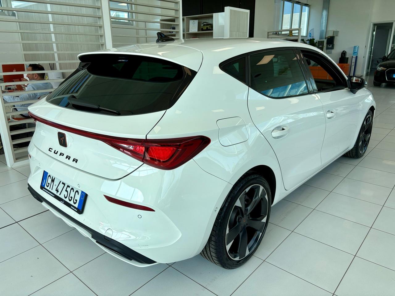 Cupra Leon 1.5 Hybrid 150 CV DSG Neopatentati