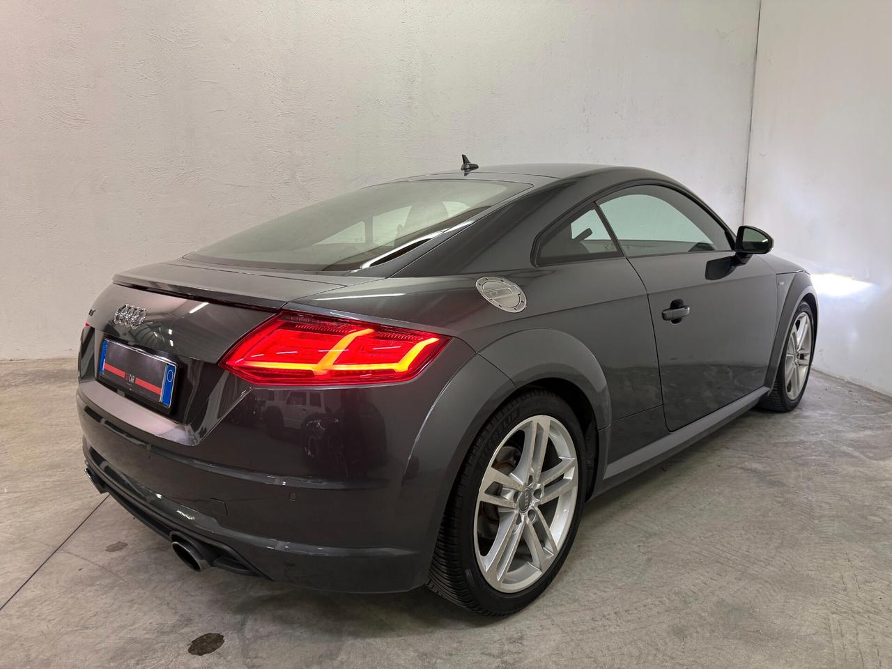Audi TT Coupé 1.8 TFSI S tronic