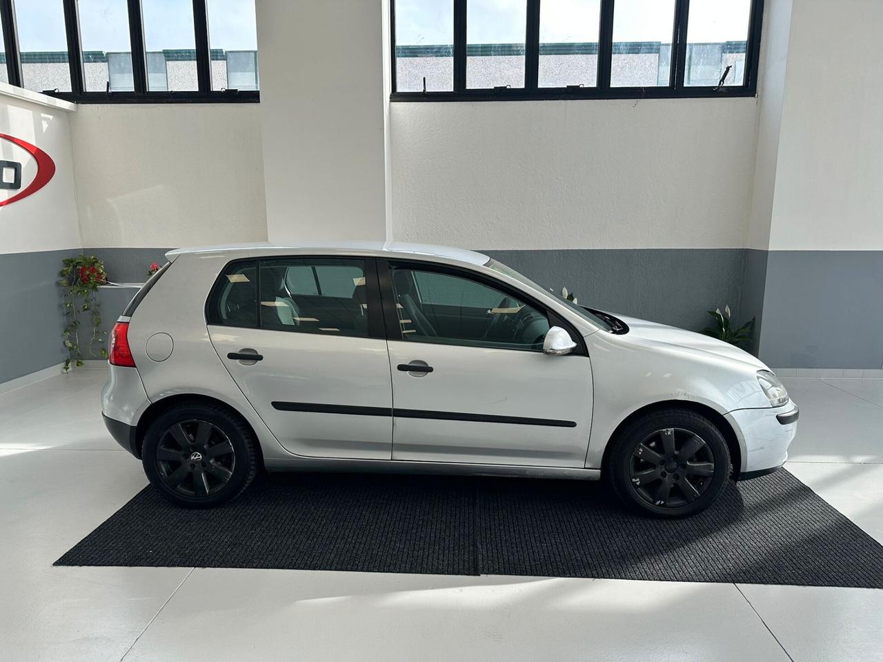 Volkswagen Golf 2.0 16V TDI 5p. Sportline