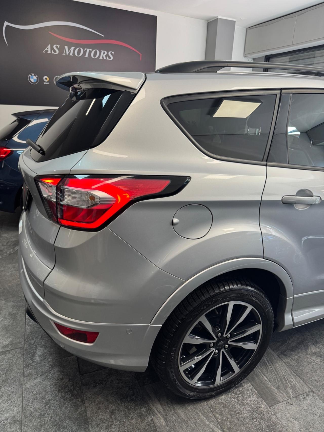 Ford Kuga 1.5 TDCI 120 CV 2WD ST-Line