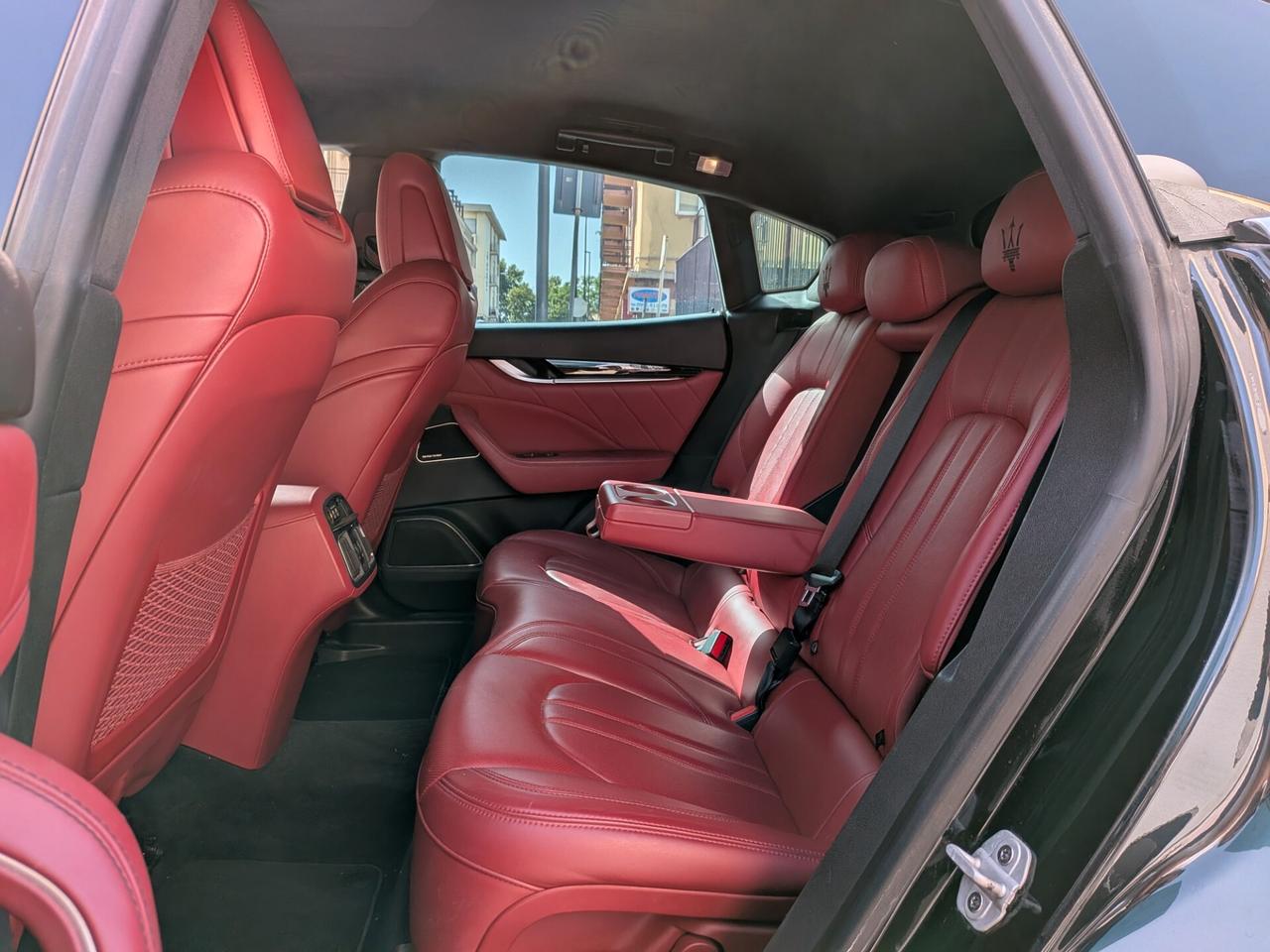Maserati Levante V6 250cv Diesel AWD Gransport