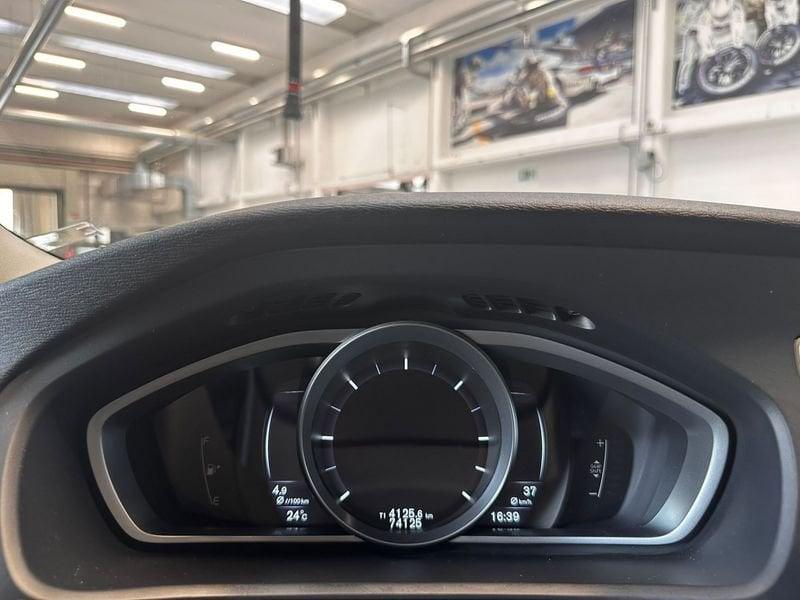 Volvo V40 II 2012 Cross Country Dies Cross Country 1.6 d2 Summum s/b-xeno