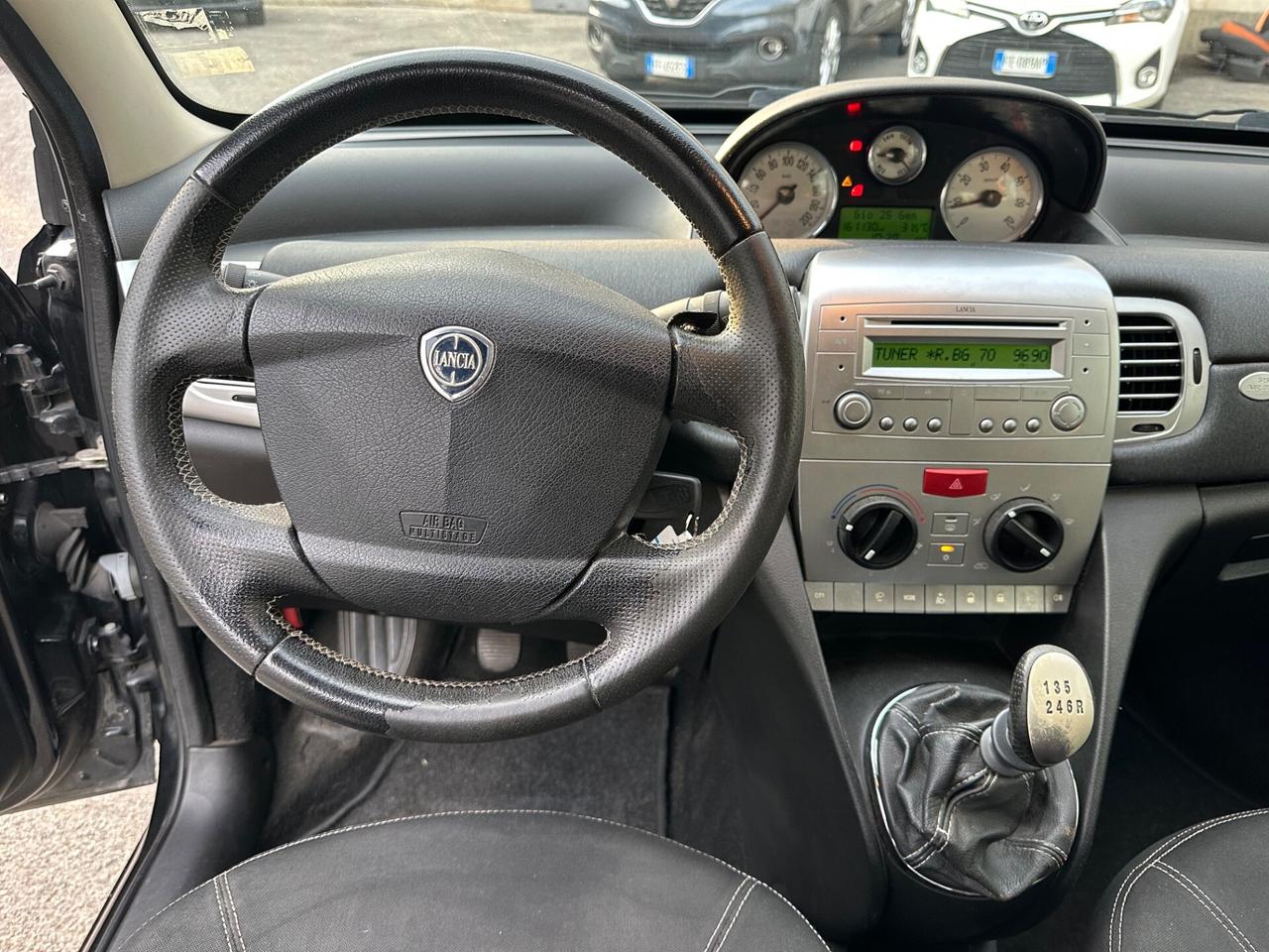 Lancia Ypsilon 1.4 16V Sport MomoDesign