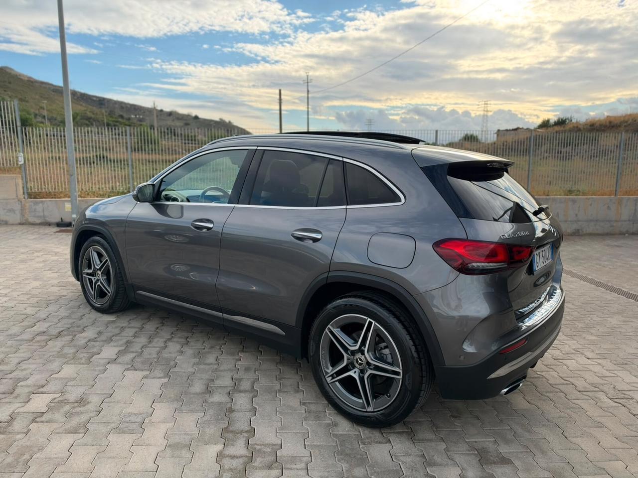 MERCEDES GLA 200D PREMIUM AMG 150CV