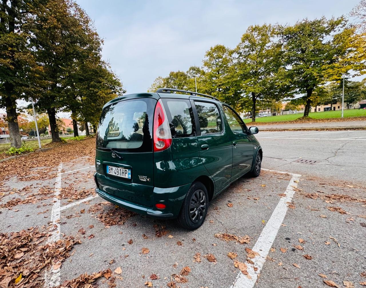 Toyota Yaris 1.3i 16V cat 5 porte Luna