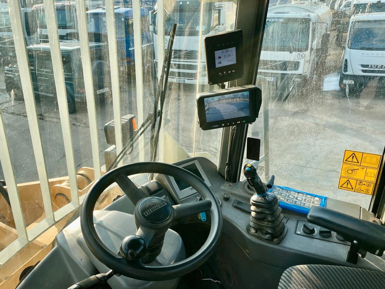 PALA GOMMATA LIEBHERR L 554 -