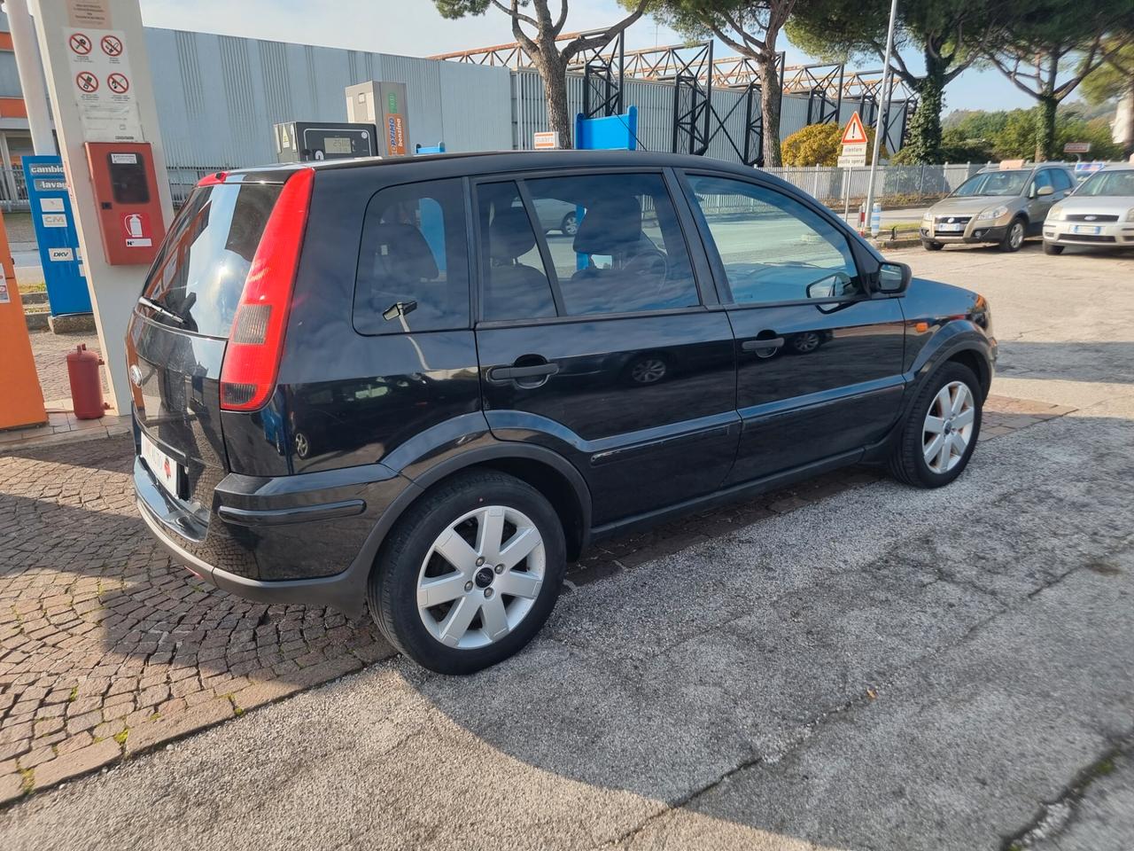 Ford Fusion 1.4 16V 5p. Con 223.000km