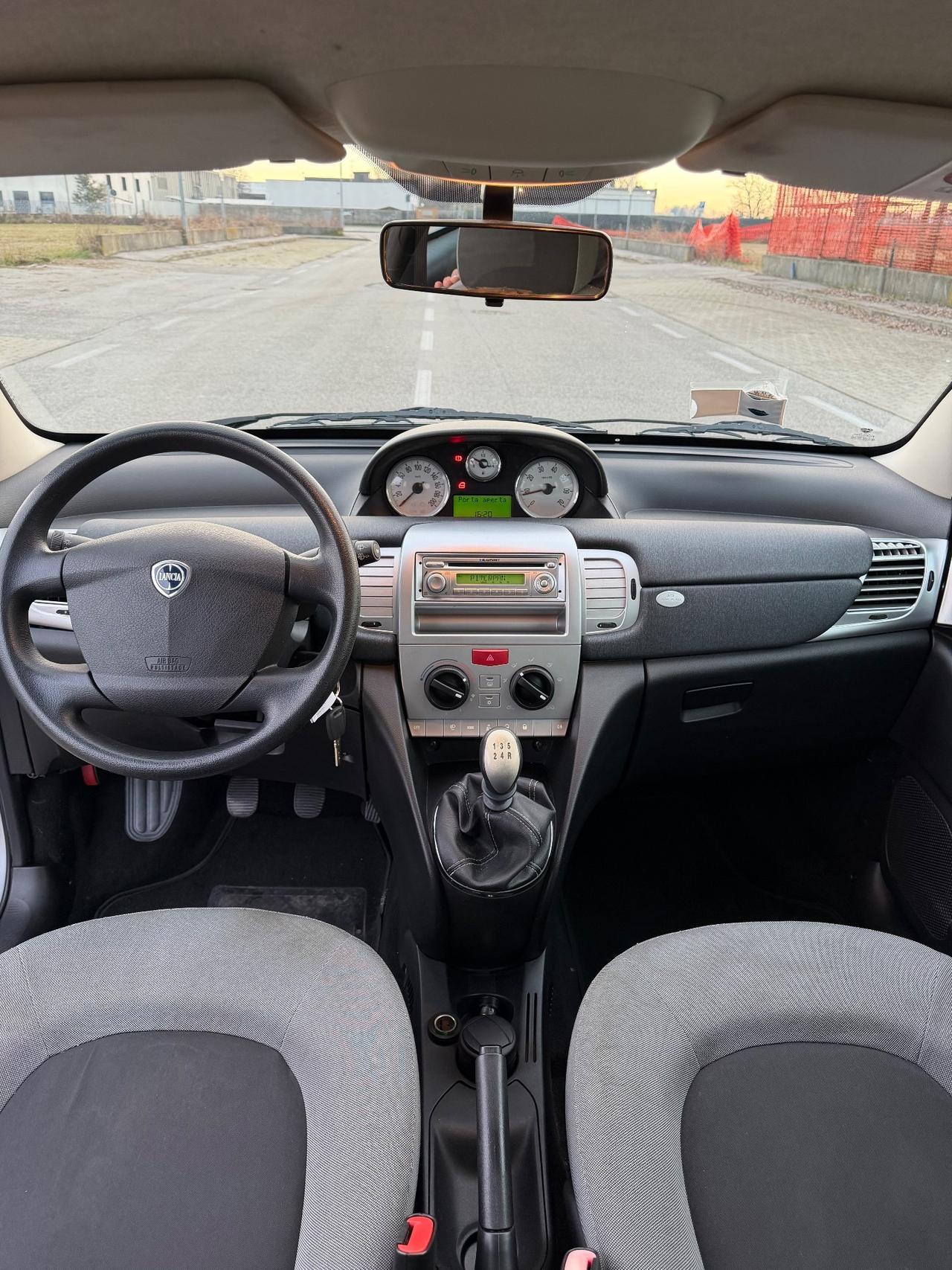 Lancia Ypsilon 1.2 Argento