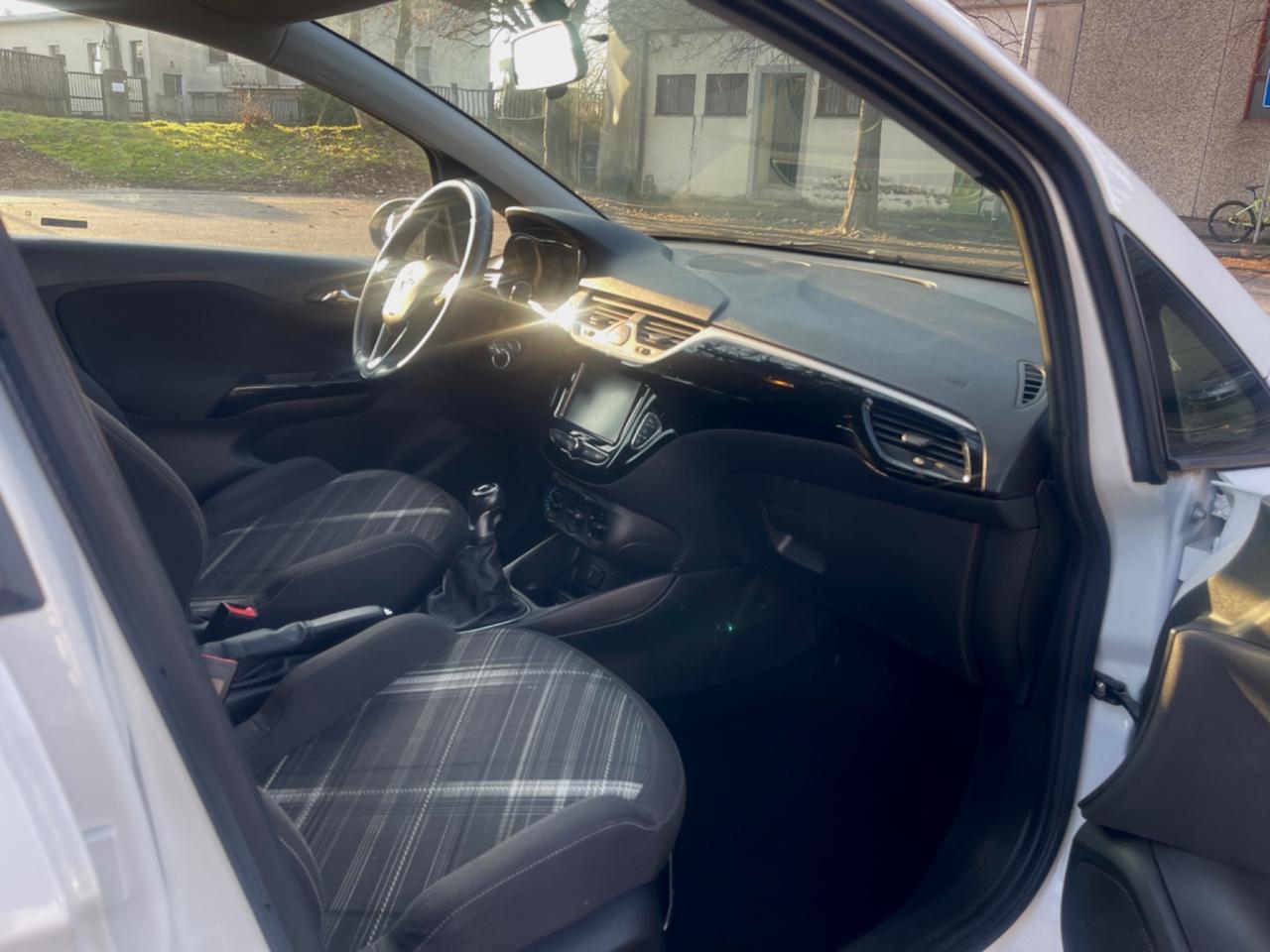 Opel Corsa 1.4 90CV GPL Tech 5 porte Innovation per Neopatentati 2017