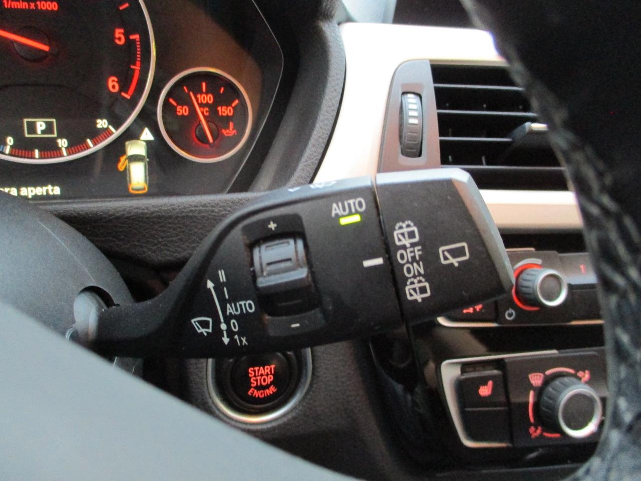 BMW 320 d Touring xdrive Luxury auto CarPlay/LED/Navi