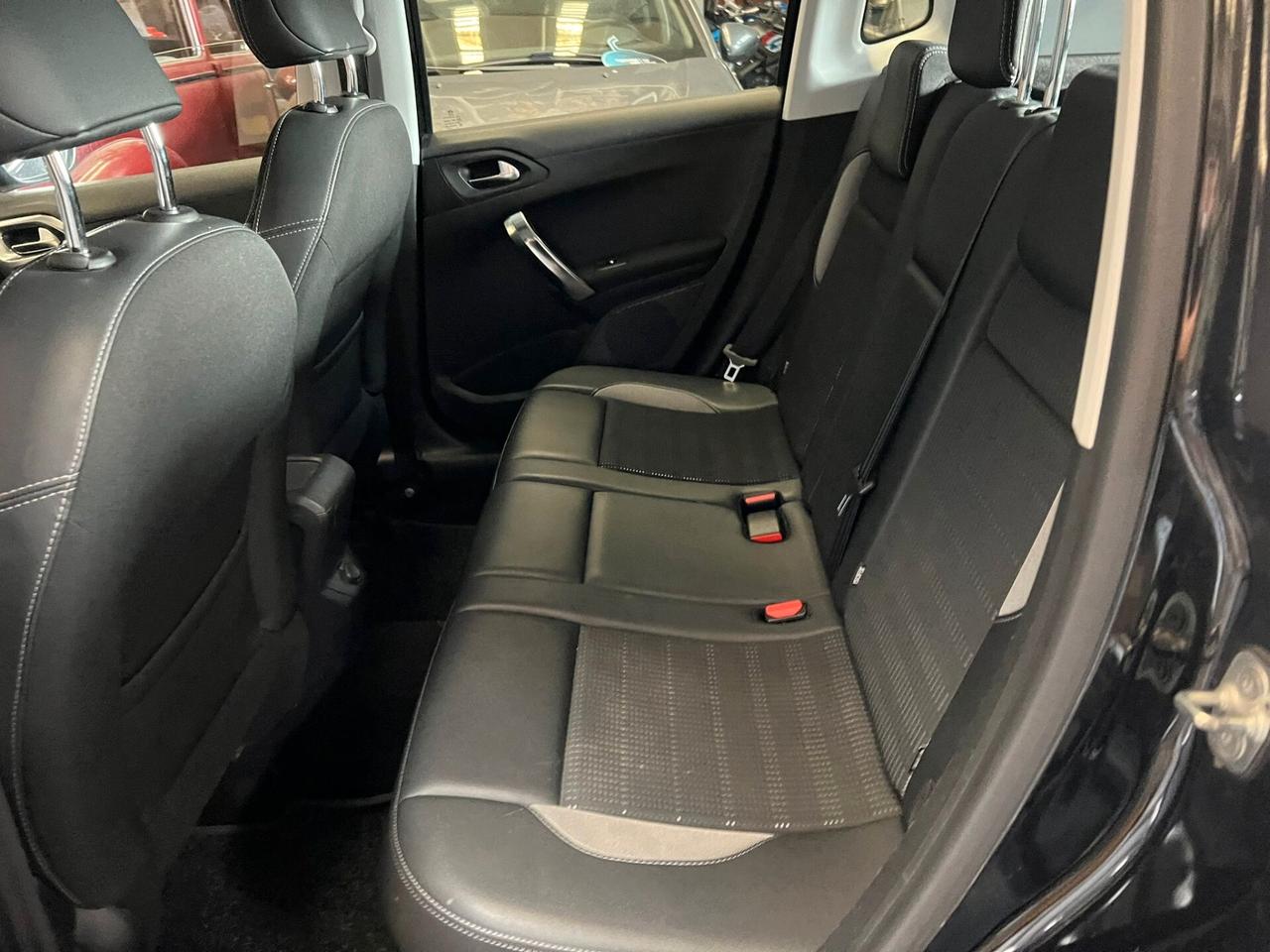 Peugeot 2008 BlueHDi 100 Black Matt GT- unico proprietario