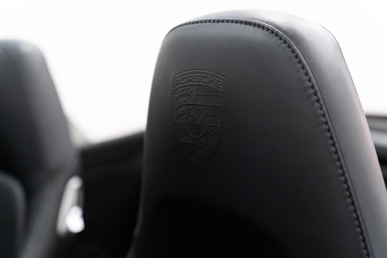 Porsche 911 3.0 Carrera 4 Cabriolet