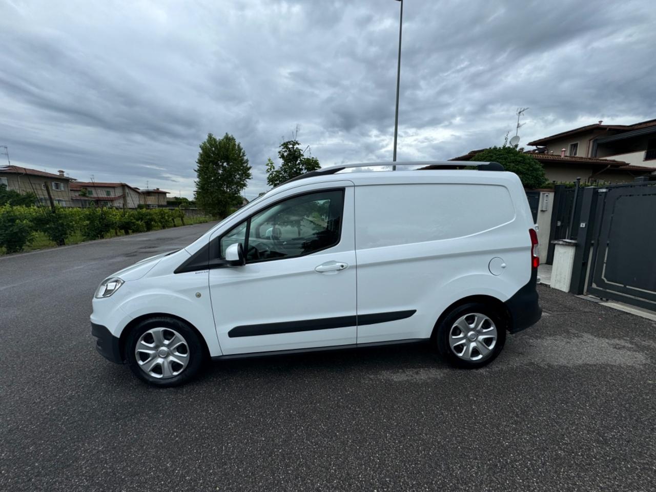 Ford Tourneo Courier Tourneo Courier 1.5 TDCI 95 CV Titanium