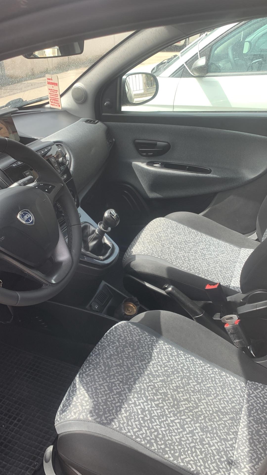 Lancia Ypsilon 1.2 69 CV 5 porte GPL Ecochic Elefantino Blu