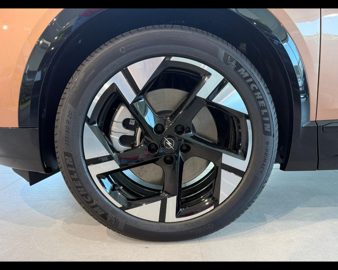 OPEL Nuovo Grandland GS Electric 213CV 520KM