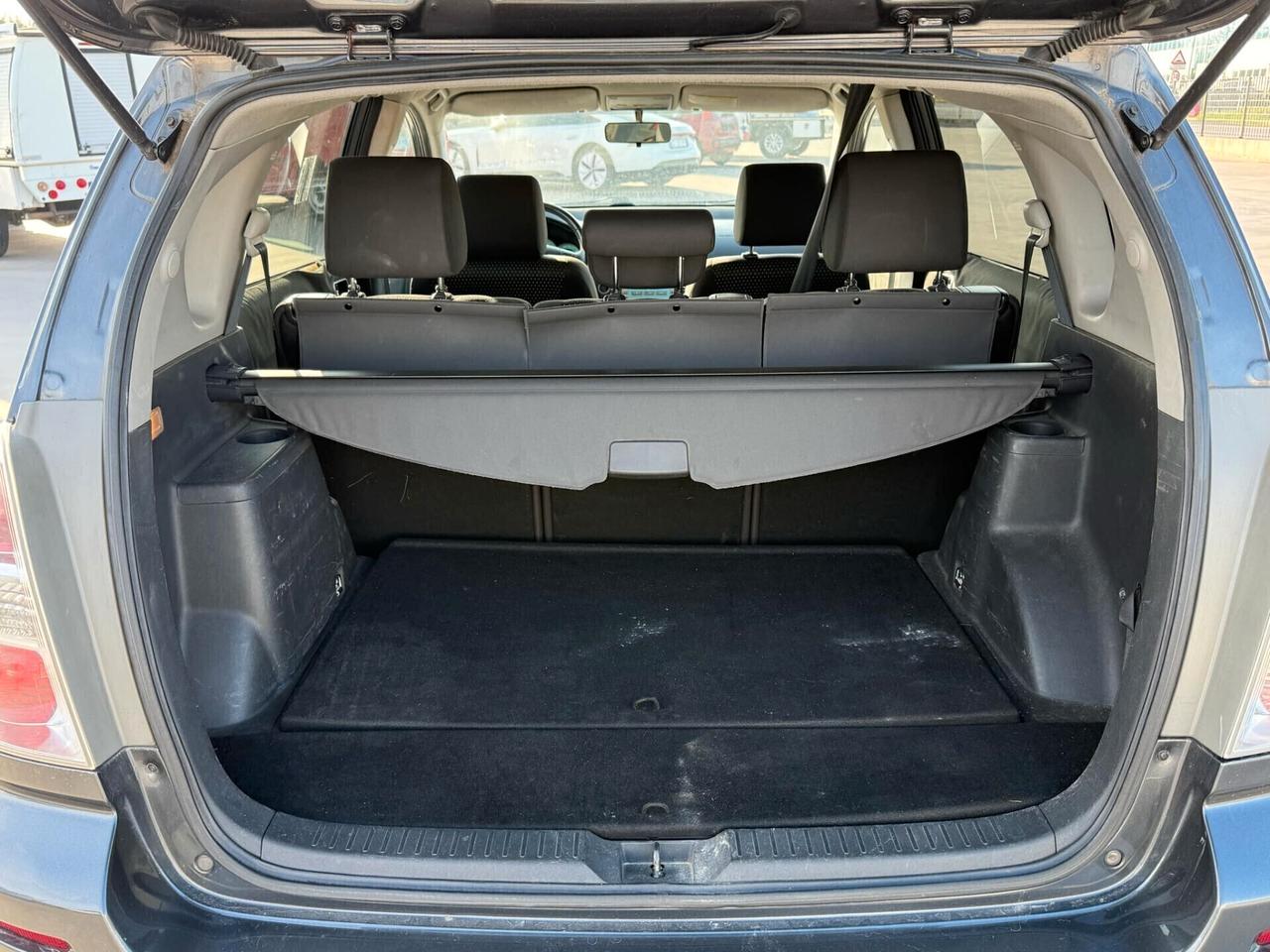 Toyota Corolla Verso 2.2 16V D-4D Luna