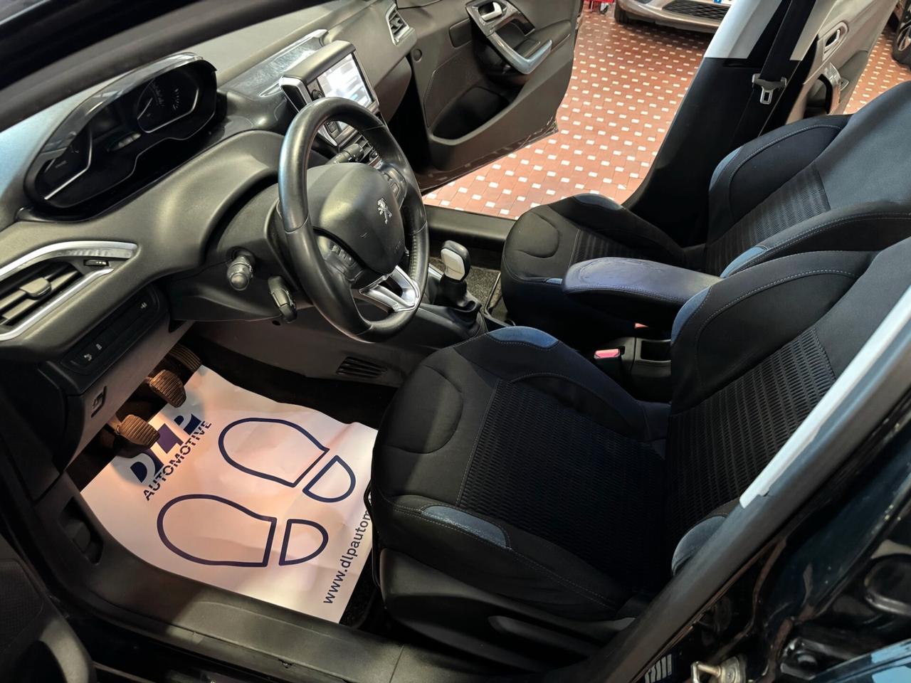 Peugeot 208 1.2 VTi 82 CV 5 porte Allure - IDEALE PER NEOPATENTATI