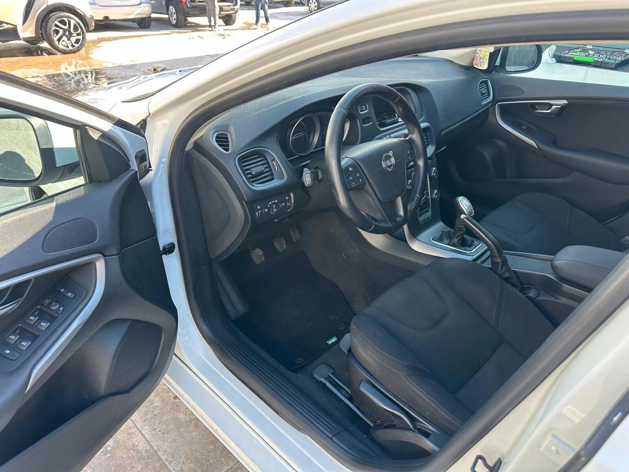 Volvo V40 D2 1.6 Summum