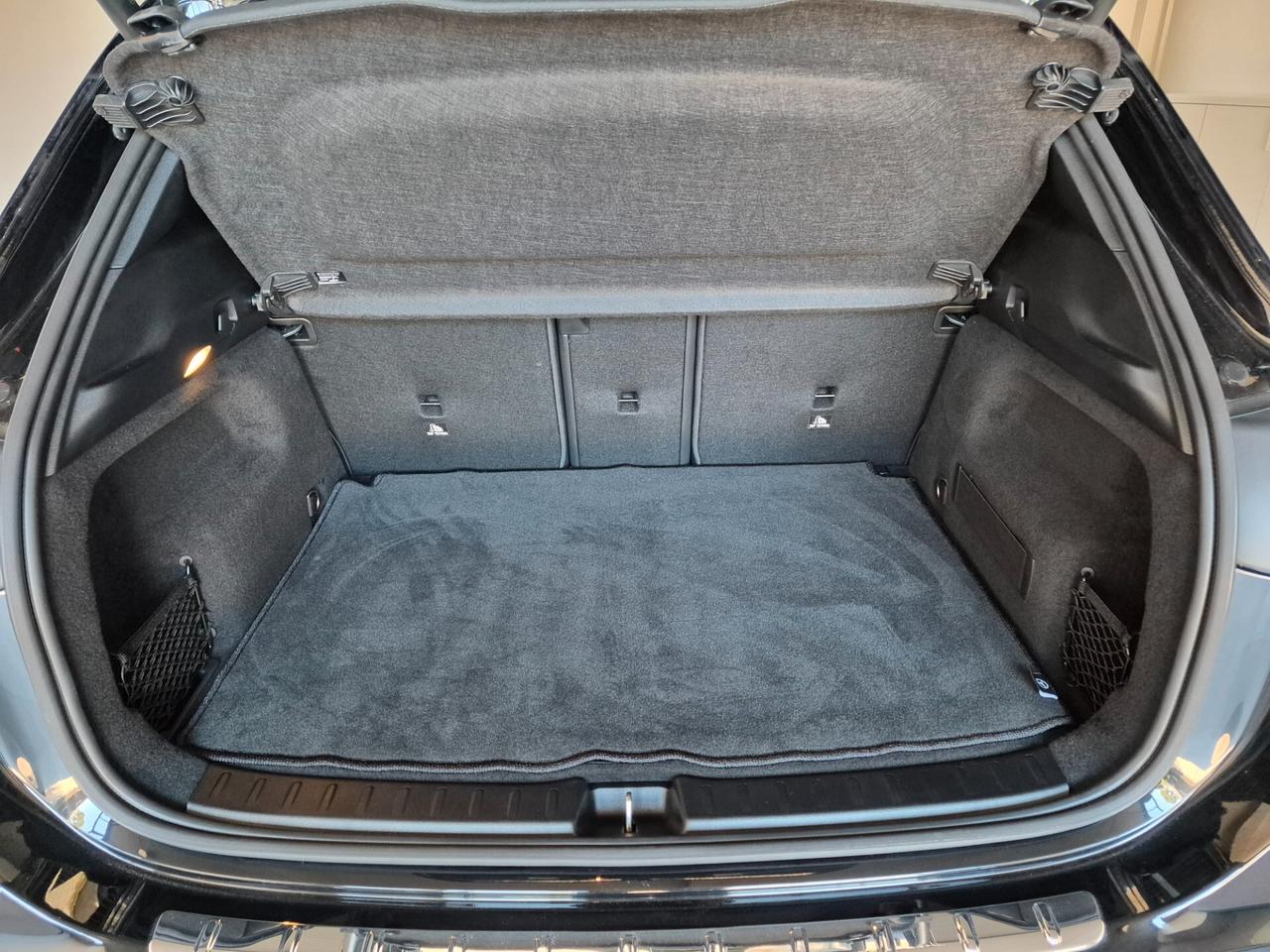 Mercedes-benz GLA 200 d AMG Line 8G-DCT LUCI AMBIENTE KEYLESS LED NAVI