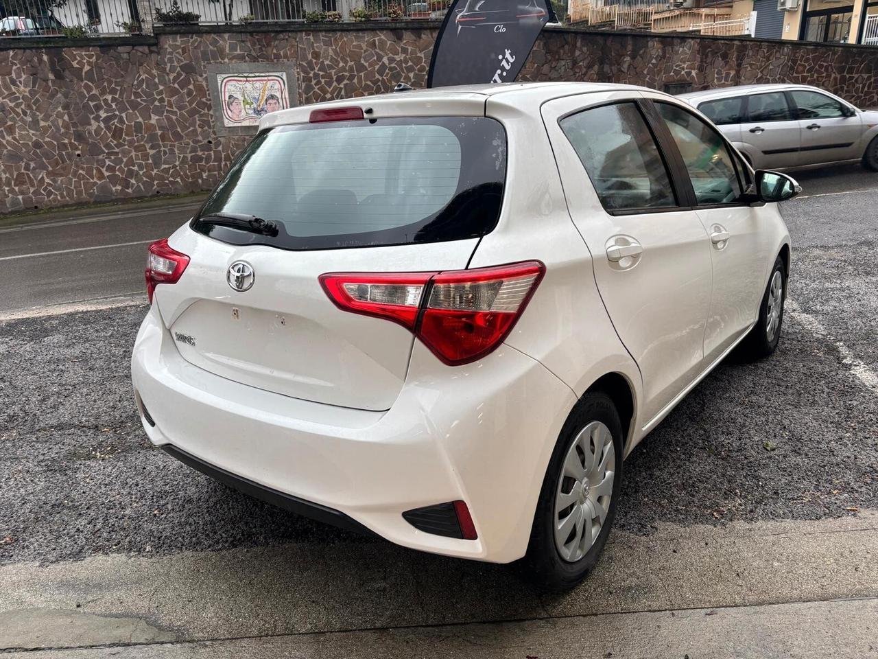 Toyota Yaris 1.5 5 porte Active