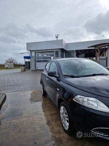 Lancia Ypsilon 2014 , auto grandinat prezzo occas.