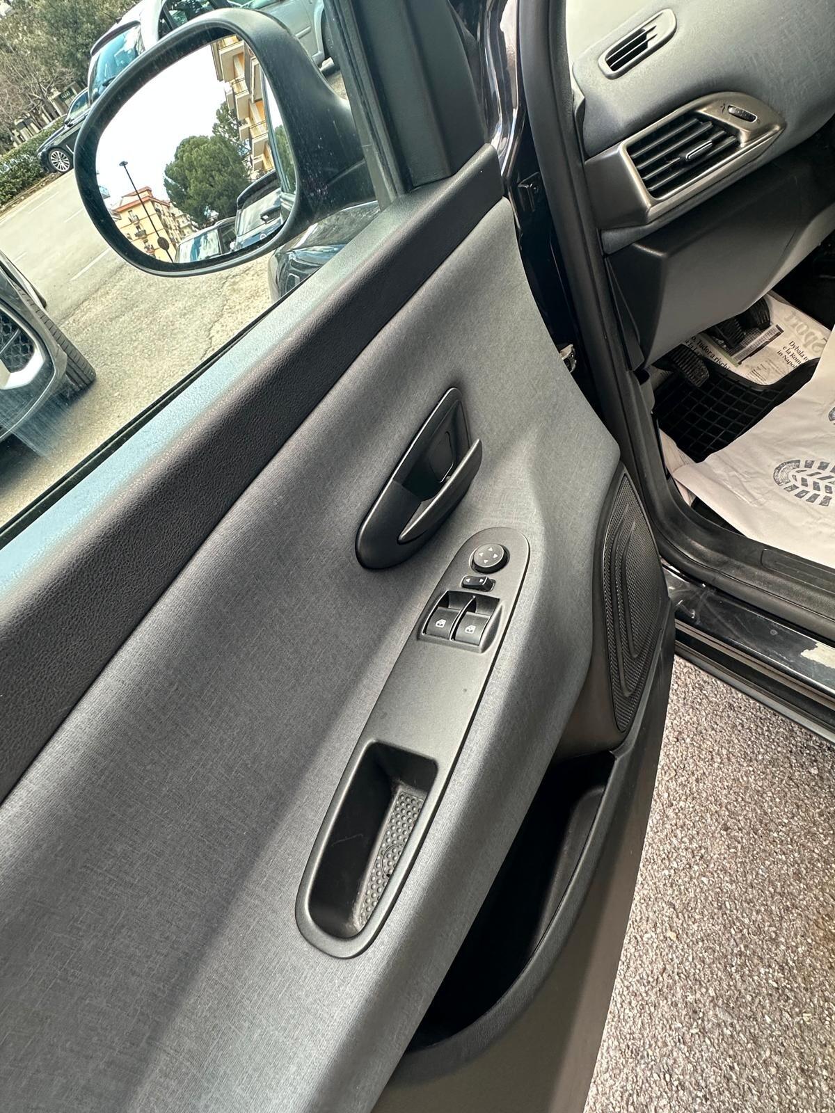 Lancia Ypsilon 1.0 FireFly 5 porte S&S Hybrid Gold