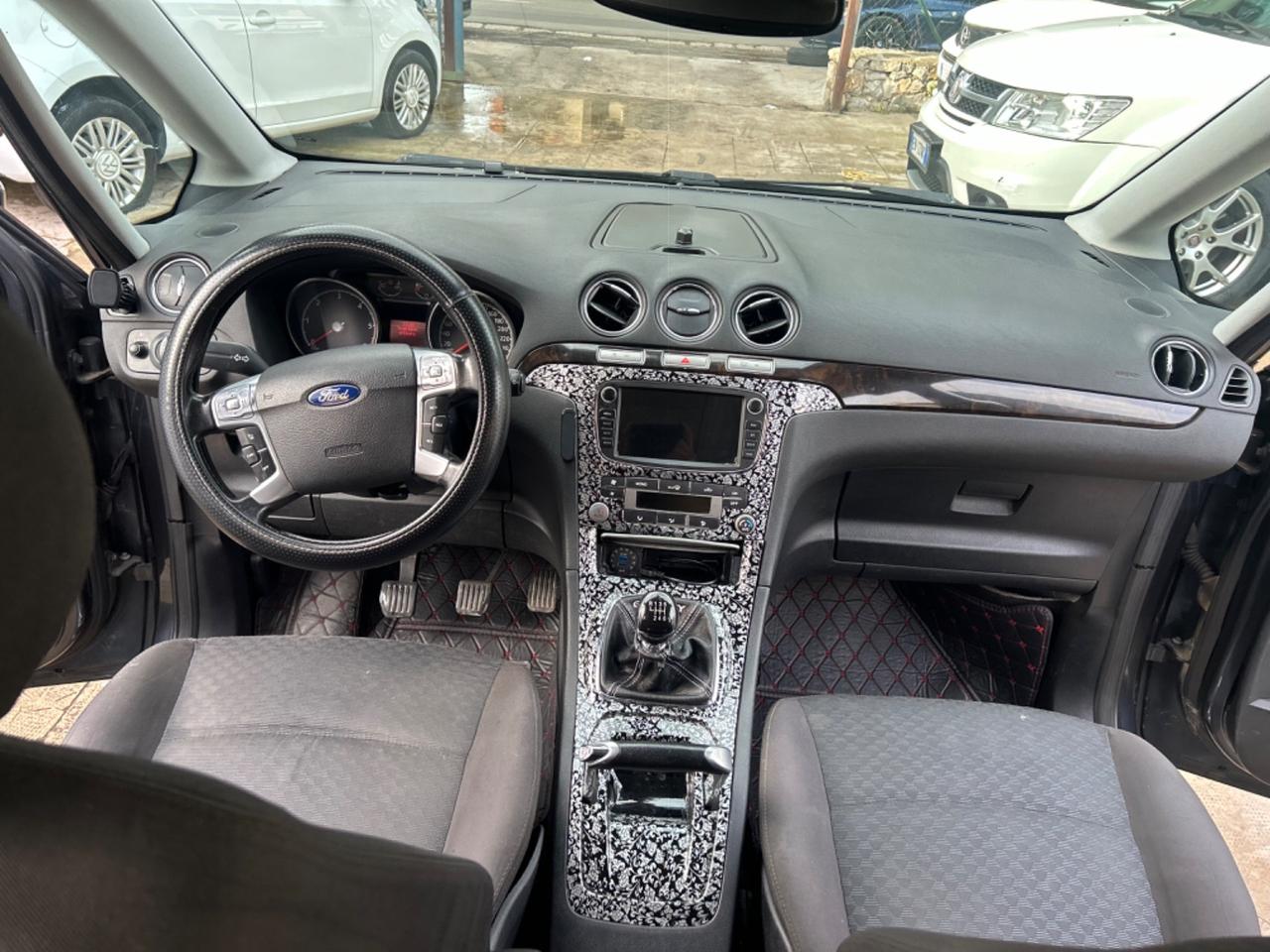 Ford Galaxy 2.0 TDCi 140 CV Ghia DPF