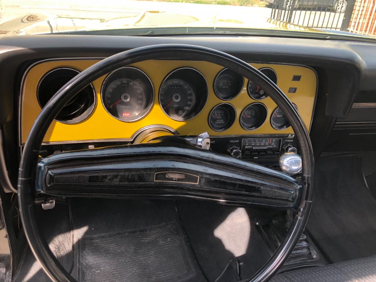 Ford Gran Torino Black & Gold