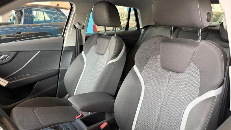 AUDI Q2 Q2 30 TDI S tronic Identity Black