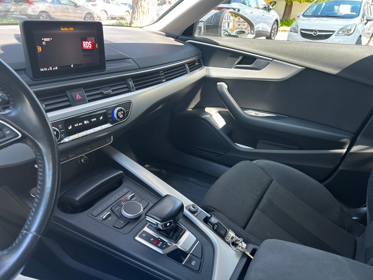 Audi A4 2.0 35 TDI Sport #11120