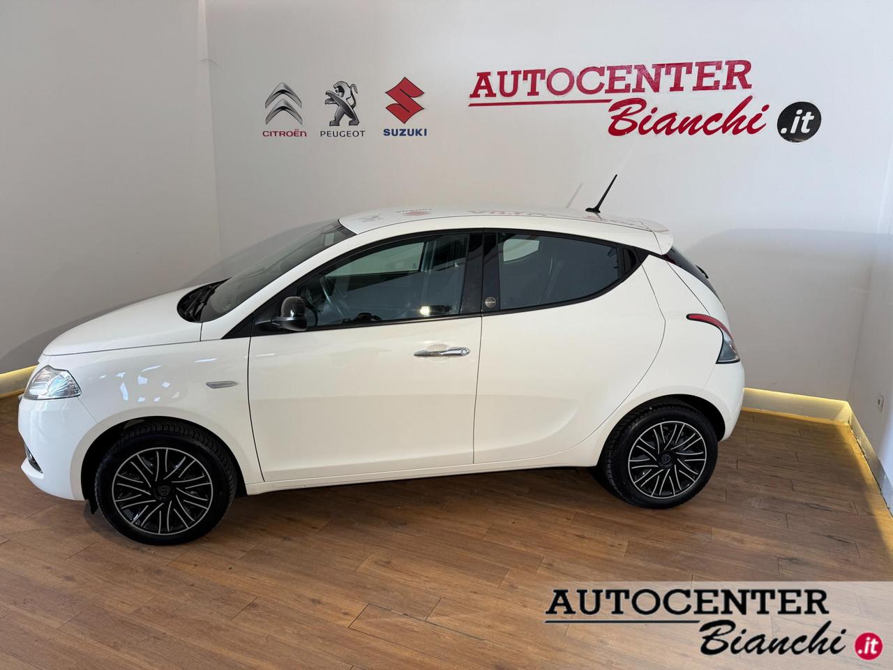 Lancia Ypsilon 5 Porte Ypsilon 1.0 firefly hybrid Gold s&s 70cv