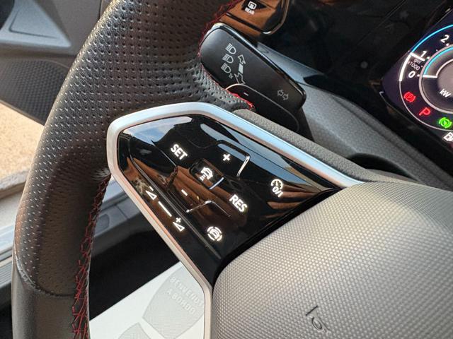 VOLKSWAGEN Golf GTI 2.0 TSI GTI DSG TETTO-LED-BLACK STYLE