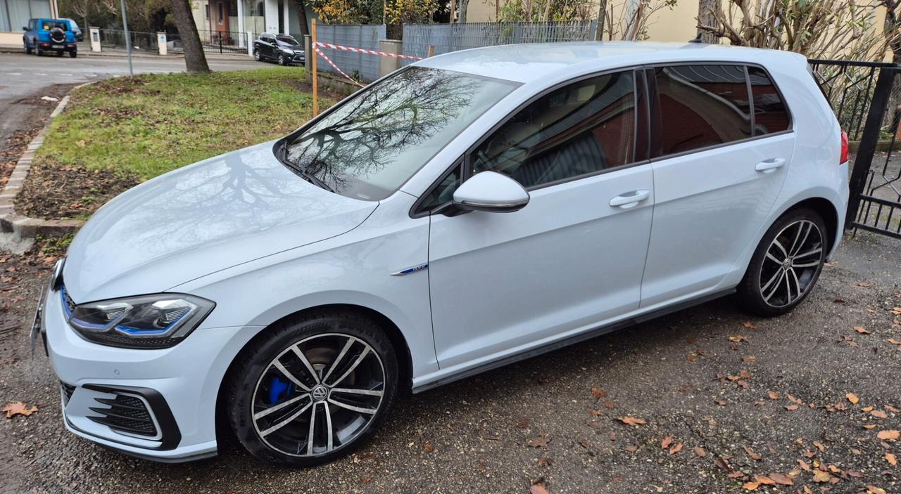 Volkswagen Golf GTE 204cv Full optional DSG